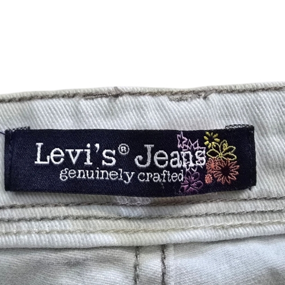 ✨ Levi’s White Denim Shorts Low Rise Stretch Cut Off Raw Hem Size 17 Juniors - Picture 3 of 11